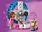 LEGO Friends set met een draaiend reuzenrad, een mini-figuur en een dier.