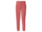 Een roze broek voor dames.