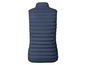Een donkerblauwe gewatteerde vest zonder mouwen.