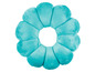 Een turquoise bloemvormig kussen voor nekondersteuning tijdens het reizen.