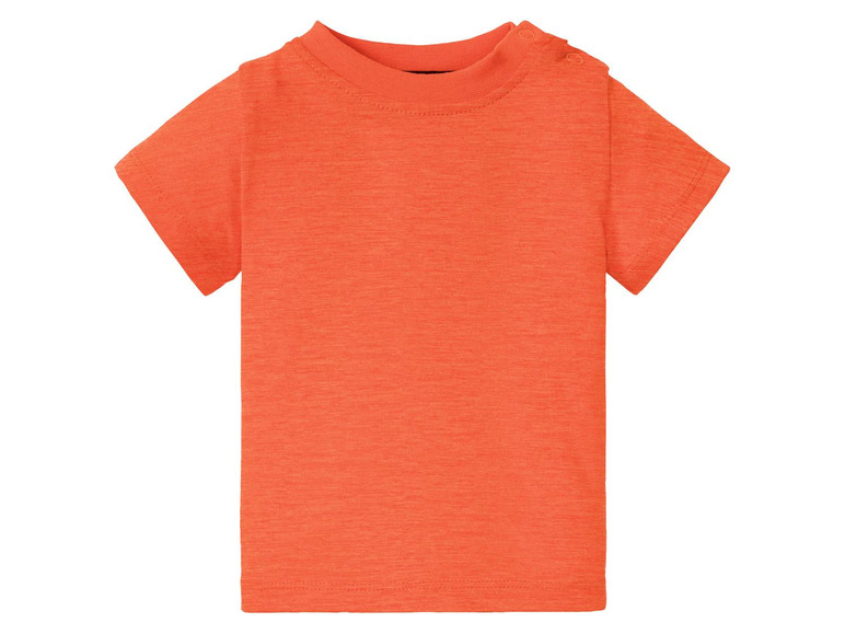 Een oranje T-shirt met korte mouwen.