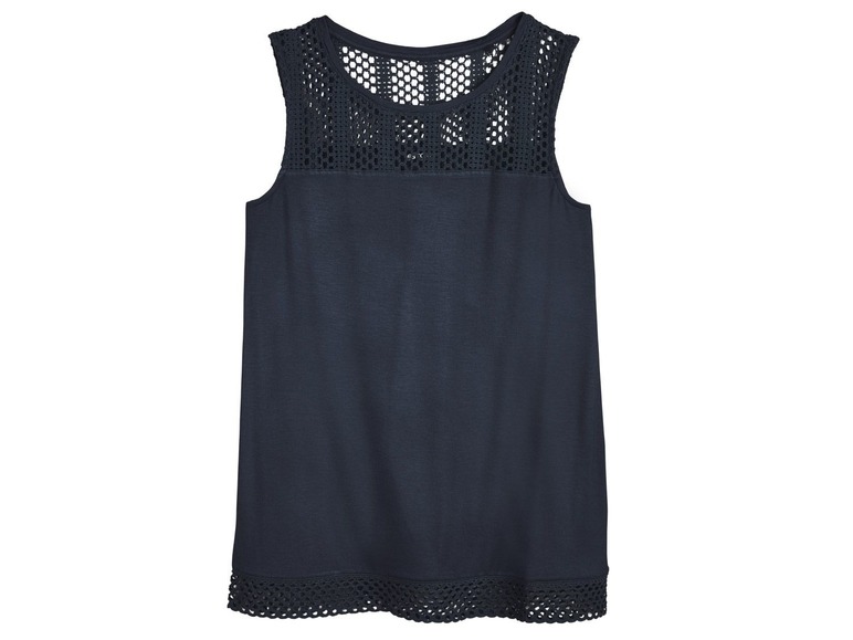 Een donkerblauw topje met een gehaakt detail.