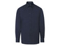 Een donkerblauw overhemd met lange mouwen.