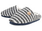 Gestreepte pantoffels met een anker-knoop.