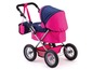 Roze kinderwagen met blauwe kap en tas.