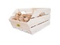 Houten krat vol met walnoten