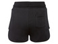 Zwarte sport shorts met een zak achterop.