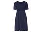 Een donkerblauwe jurk met korte mouwen.