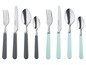 Bestek met grijze en lichtblauwe handvatten, inclusief vork, mes en lepel.
