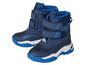 Blauwe winterschoenen met klittenband sluiting.