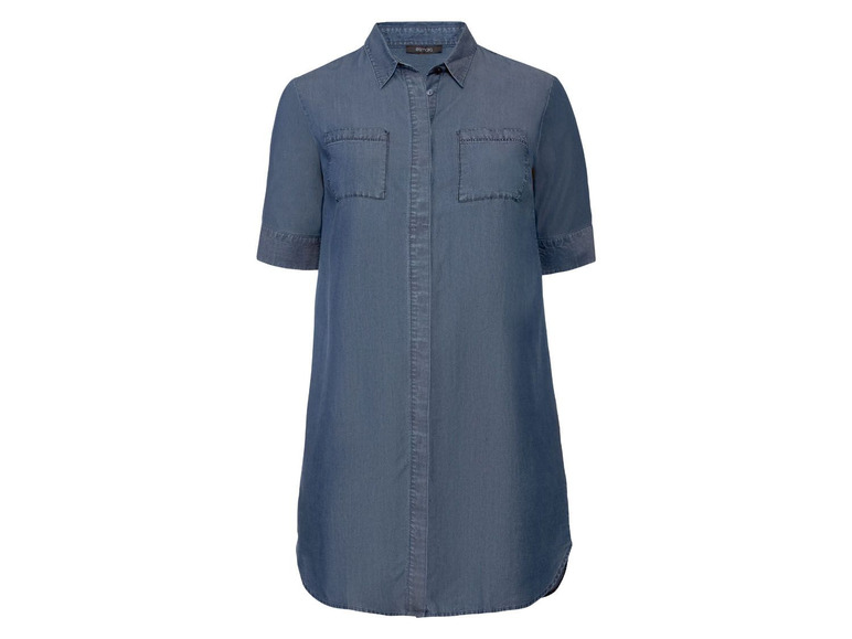 Een denim jurk met korte mouwen.