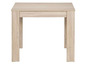 Een houten tafel met vierkante vorm.