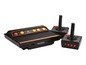 Atari Flashback console met twee controllers.