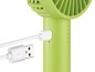 Een groene oplaadbare draagbare ventilator met een USB-kabel.