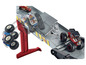 Hot Wheels Monster Trucks met een stuntbaan en een auto.