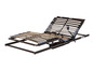 Een elektrisch verstelbaar bedframe met houten lattenbodem.