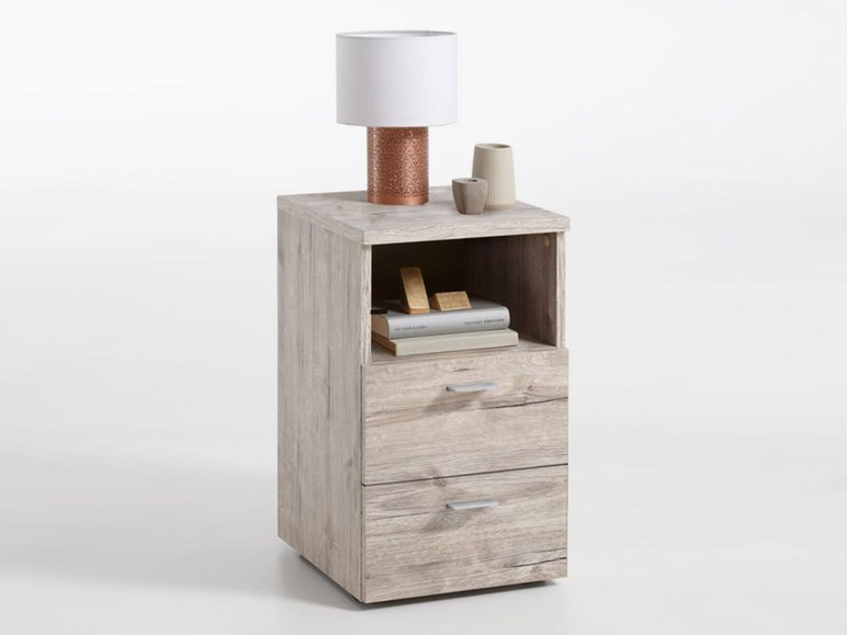 Nachtkastje met twee lades en een open vak, afgewerkt in houtlook.