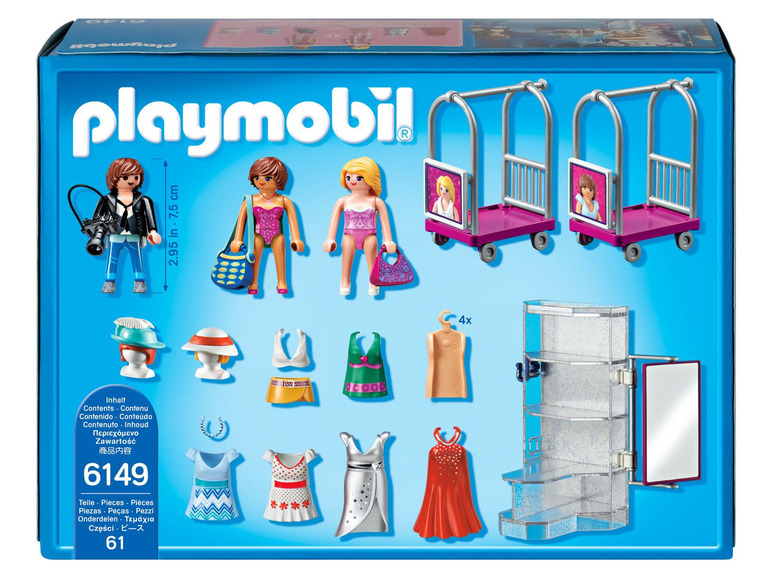 Playmobil poppen, koffers en kledingrekken voor een winkel.