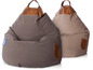Twee grijze en beige beanbags met leren details.