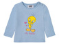 Een blauwe babytrui met Tweety Bird van Looney Tunes.