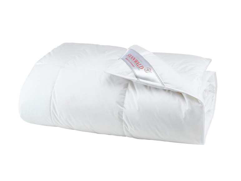 Een witte dekbed van het merk Sanwald.