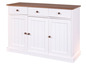 Witte dressoir met drie laden en drie deuren.