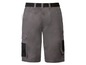 Grijze werkshorts met meerdere zakken.