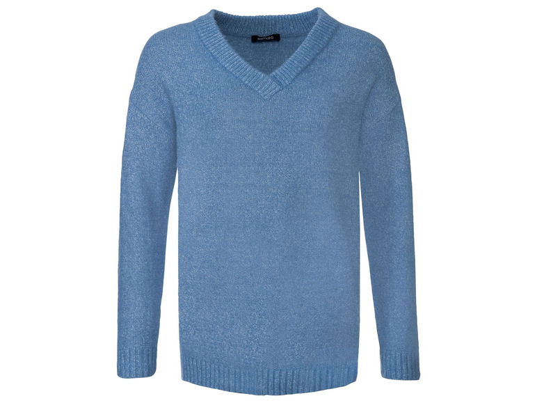 Een blauwe gebreide trui met V-hals.