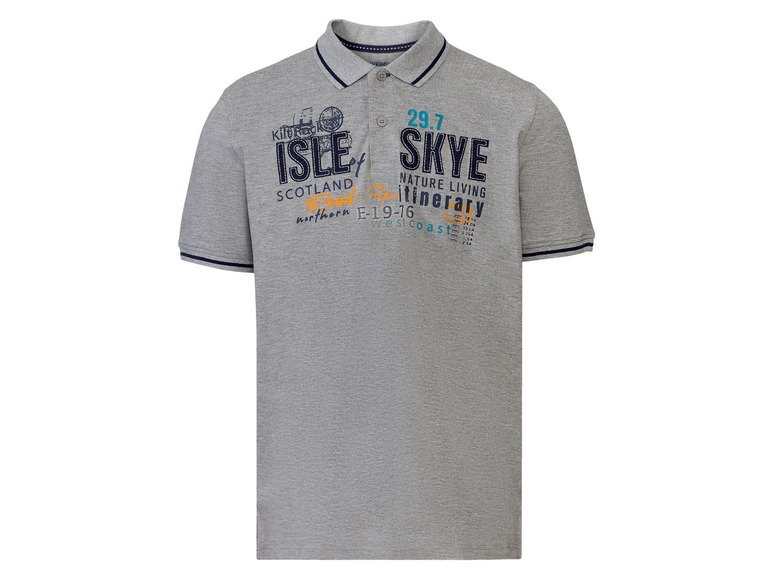 Een grijs polo shirt met 'Isle of Skye' print.