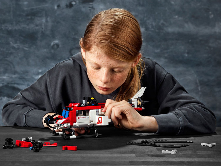 Ga naar volledige schermweergave: LEGO® Technic Speelset reddingshelikopter (42092) - afbeelding 11