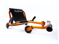 Een oranje EzyRoller driewieler met zwarte handvatten en stoel.