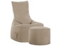 Beige beanbag stoel met bijpassende poef.