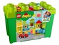 LEGO Duplo bouwstenen met een speeltuin, auto en huis