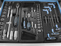Een gereedschapskoffer met ratel, dopjes, schroevendraaiers en inbussleutels.