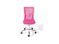 Een roze bureaustoel met wielen.