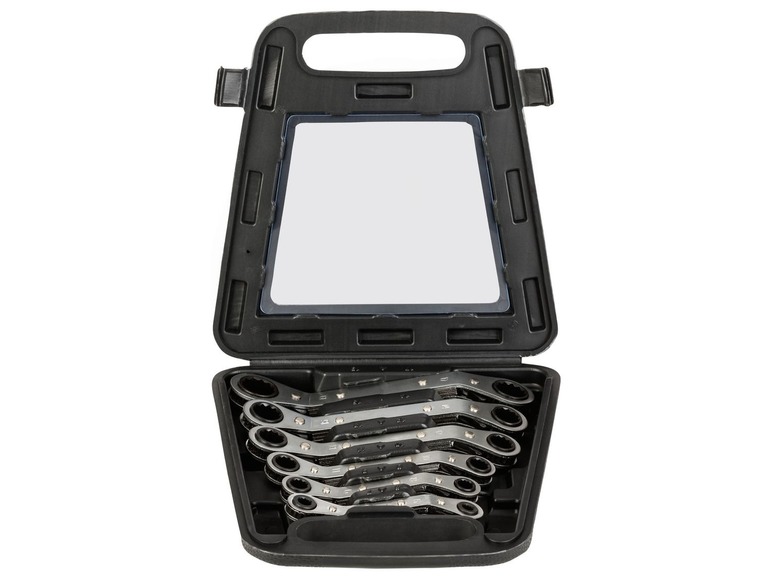 Een set ratelsleutels in een opbergdoos.