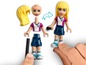 LEGO Friends popster figuur met accessoires, zoals een microfoon.