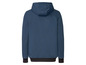 Een donkerblauwe hoodie met zwarte boorden.