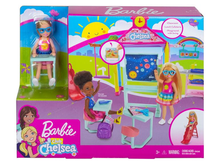 Barbie Club Chelsea school met poppen en speelgoed.