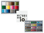 Twee sets met garen en naaiaccessoires.