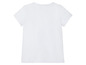 Een witte T-shirt met korte mouwen.