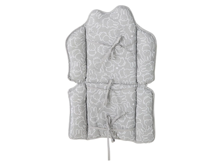 Een grijze Miffy stoelverhoger met riempjes.