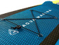 Een blauw Aqua Marina paddleboard met een bevestigingssysteem