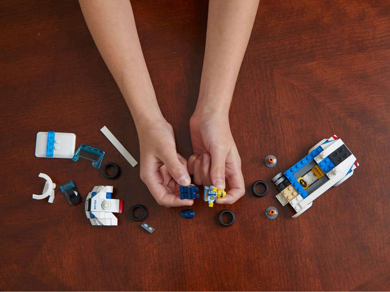 Ga naar volledige schermweergave: LEGO® City Speelset politiewagen (30239) - afbeelding 9