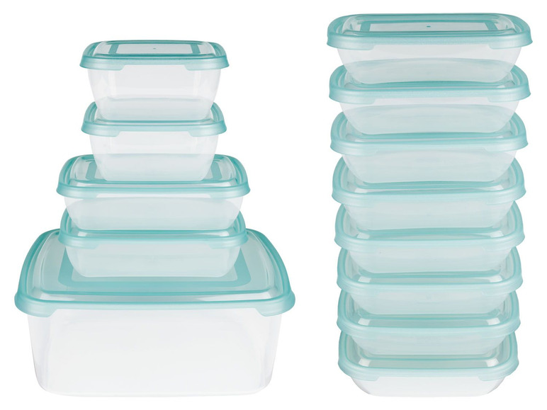 Een stapel plastic opbergdozen met deksels.