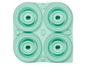 Een groene siliconen bakvorm voor vier donuts.