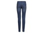Een paar blauwe skinny jeans voor dames.