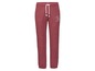 Rode joggingbroek met wit 'Premium 033 Apparel' logo.
