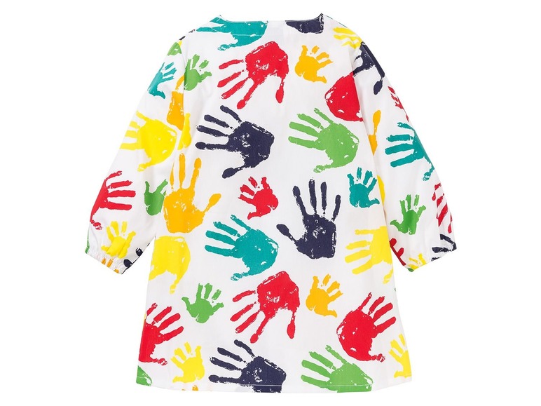 Witte schort met gekleurde handafdrukken.