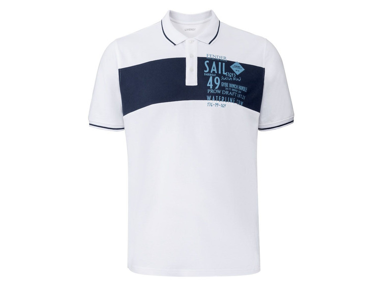 Een wit poloshirt met blauwe strepen en een opdruk van een boot.